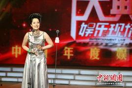 娱乐吃瓜女艺人加戏,吃瓜女艺人华丽加戏,揭秘幕后故事